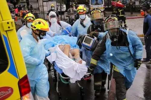 Chile es el país que más rápido vacuna en el planeta, con 1.4 dosis diarias por cada 100 habitantes. Foto: AFP