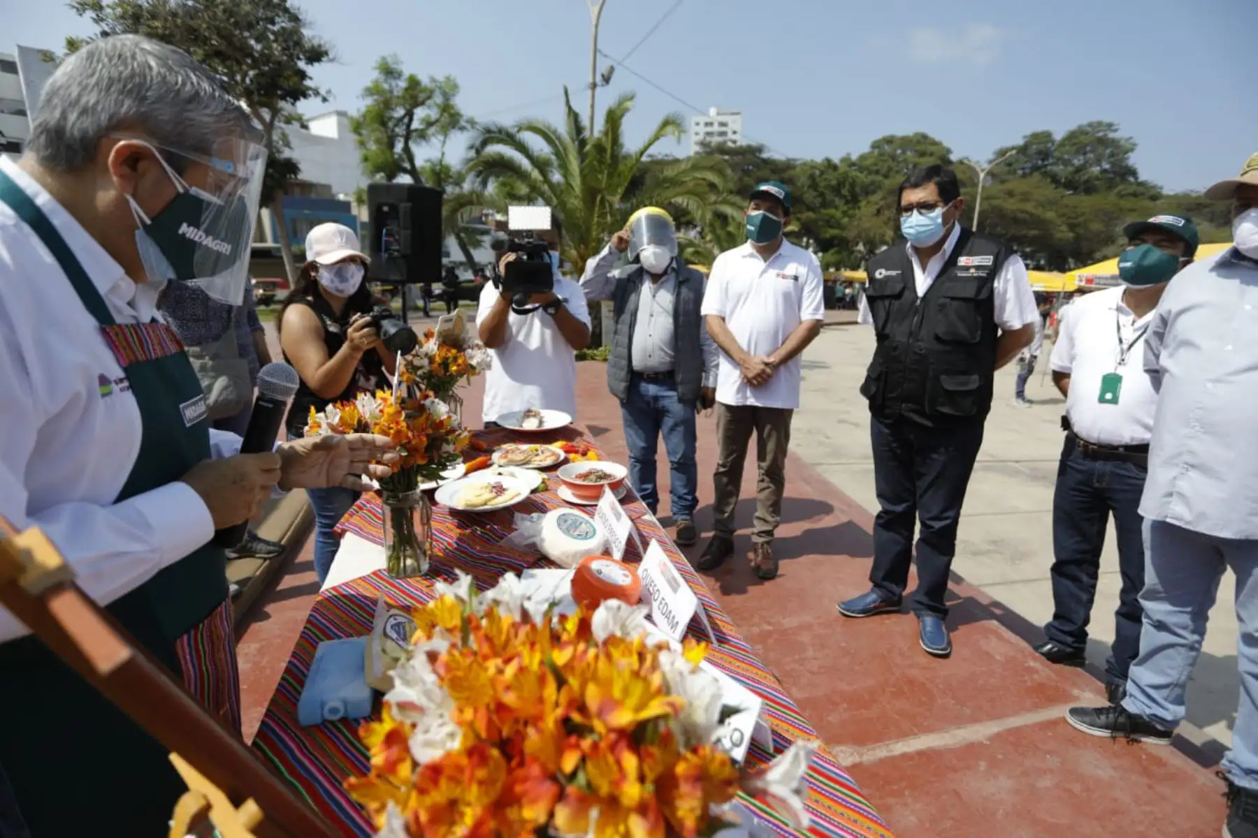 Lanzamiento de la Campaña del Queso en el Mercado MIDAGRI "De la Chacra a la Olla 2021", denominada “ Maestros Queseros del Perú : de su variedad sus sabores “. El evento se realiza en el parque de Las Américas en el distrito de Pueblo Libre.
Foto: Midagri