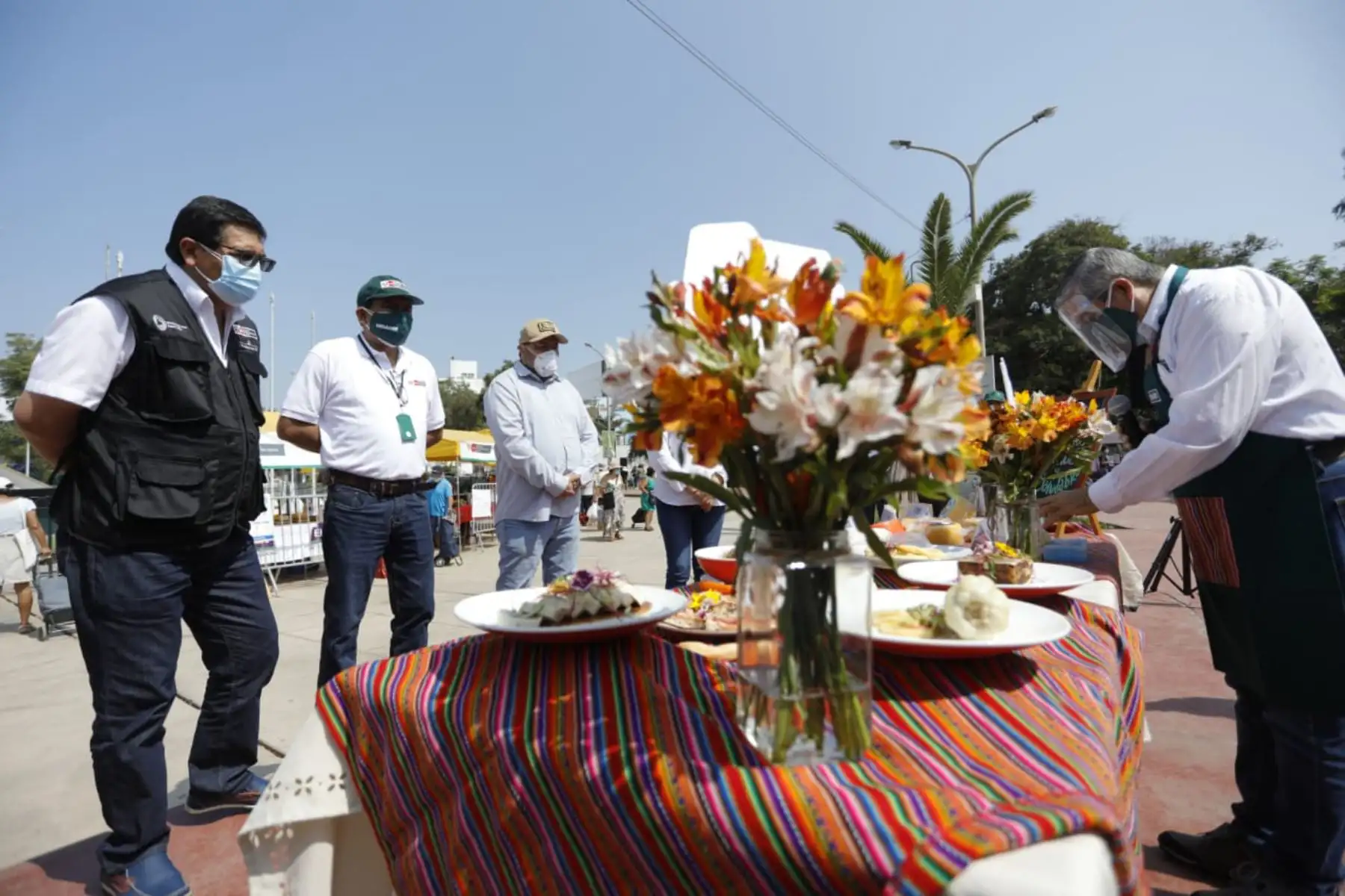 Lanzamiento de la Campaña del Queso en el Mercado MIDAGRI "De la Chacra a la Olla 2021", denominada “ Maestros Queseros del Perú : de su variedad sus sabores “. El evento se realiza en el parque de Las Américas en el distrito de Pueblo Libre.
Foto: Midagri