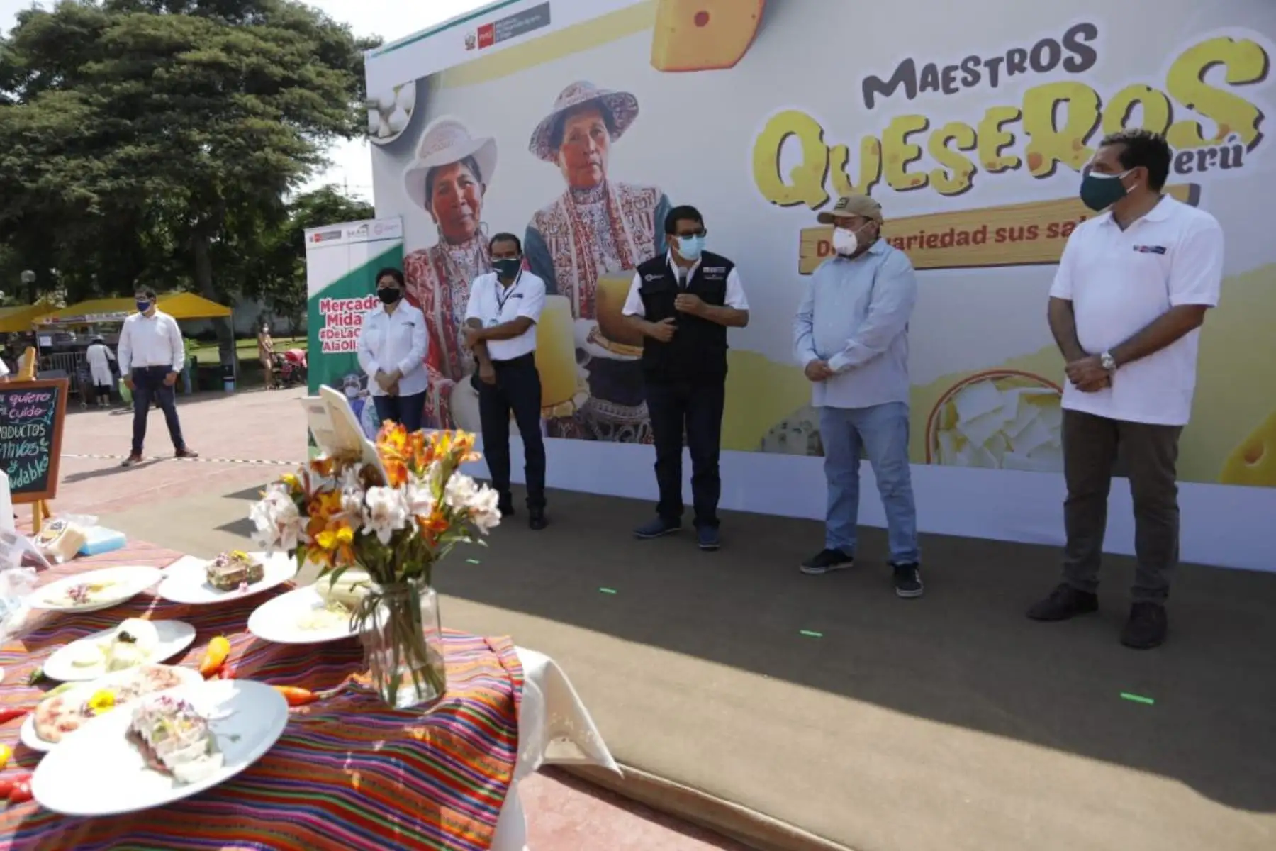 Lanzamiento de la Campaña del Queso en el Mercado MIDAGRI "De la Chacra a la Olla 2021", denominada “ Maestros Queseros del Perú : de su variedad sus sabores “. El evento se realiza en el parque de Las Américas en el distrito de Pueblo Libre.
Foto: Midagri