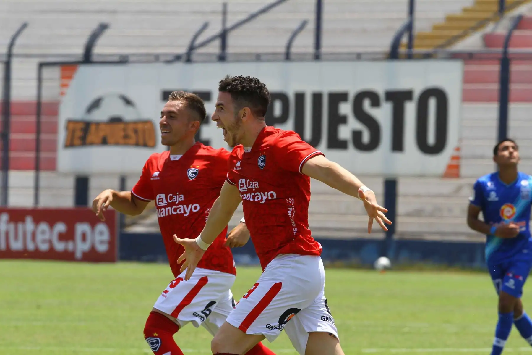 El jugador Adrián Ugarriza de Cienciano celebra su gol anotado ante Alianza Atlético por la tercera fecha de la Liga 1, en el estadio Iván Elías Moreno.
 Foto: Liga 1