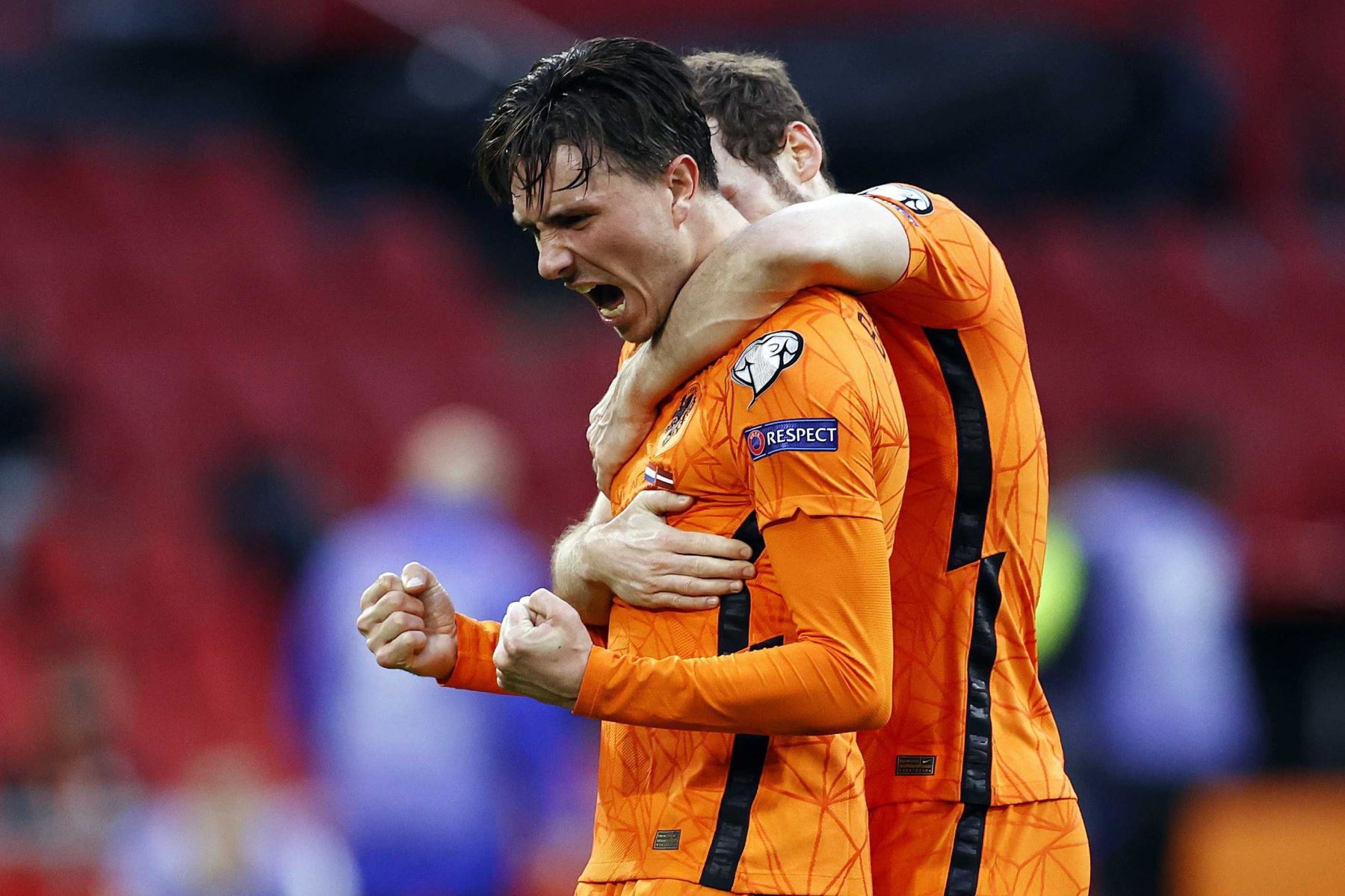 Steven Berghuis  de Holanda celebra tras anotar el gol 1-0 durante el partido clasificatorio para la Copa Mundial de la FIFA 2022 entre Holanda y Letonia en el Johan Cruijff Arena en Amsterdam.
Foto: AFP
