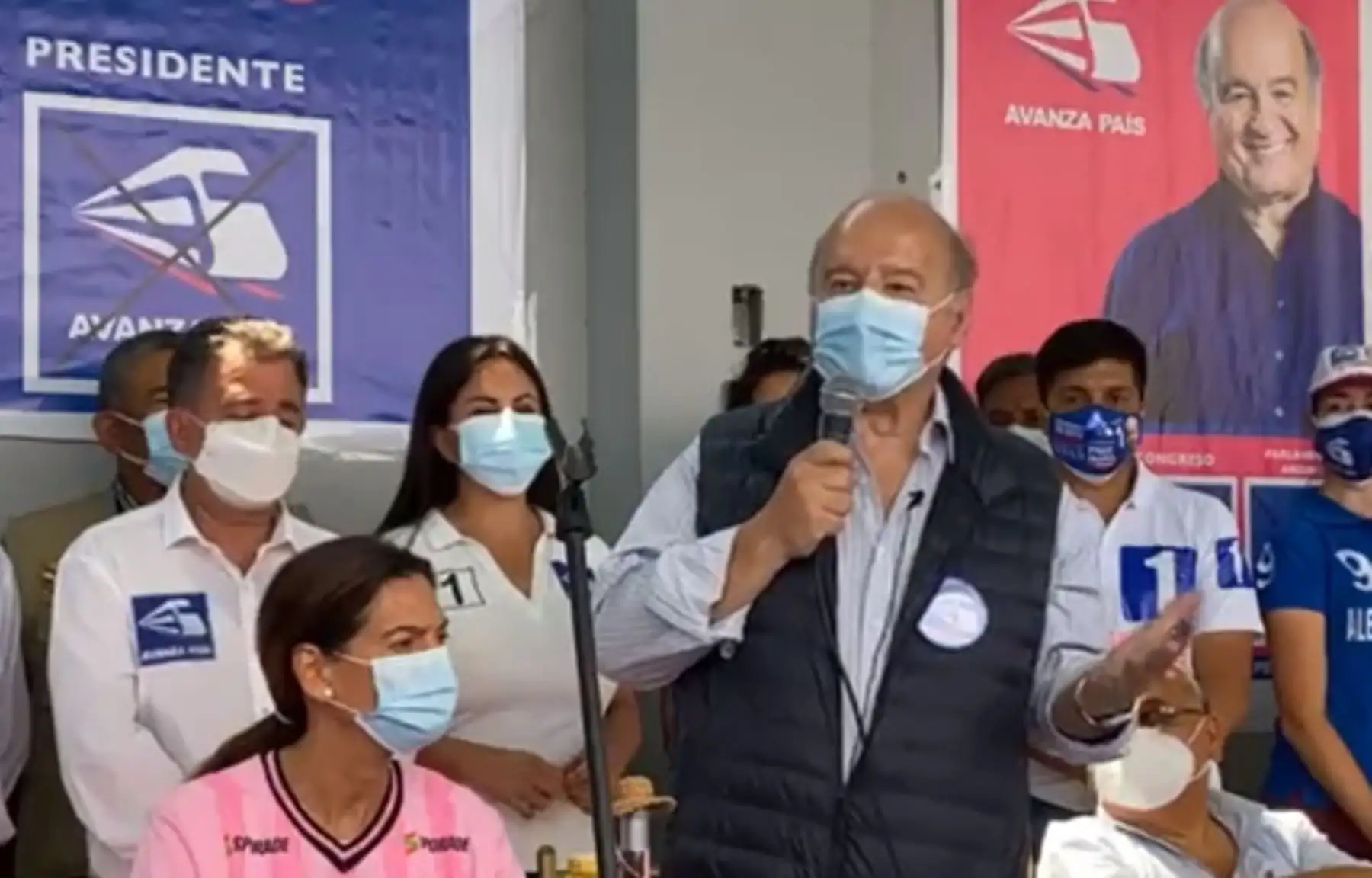 El candidato de Avanza País, Hernando de Soto, visitó el Callao.