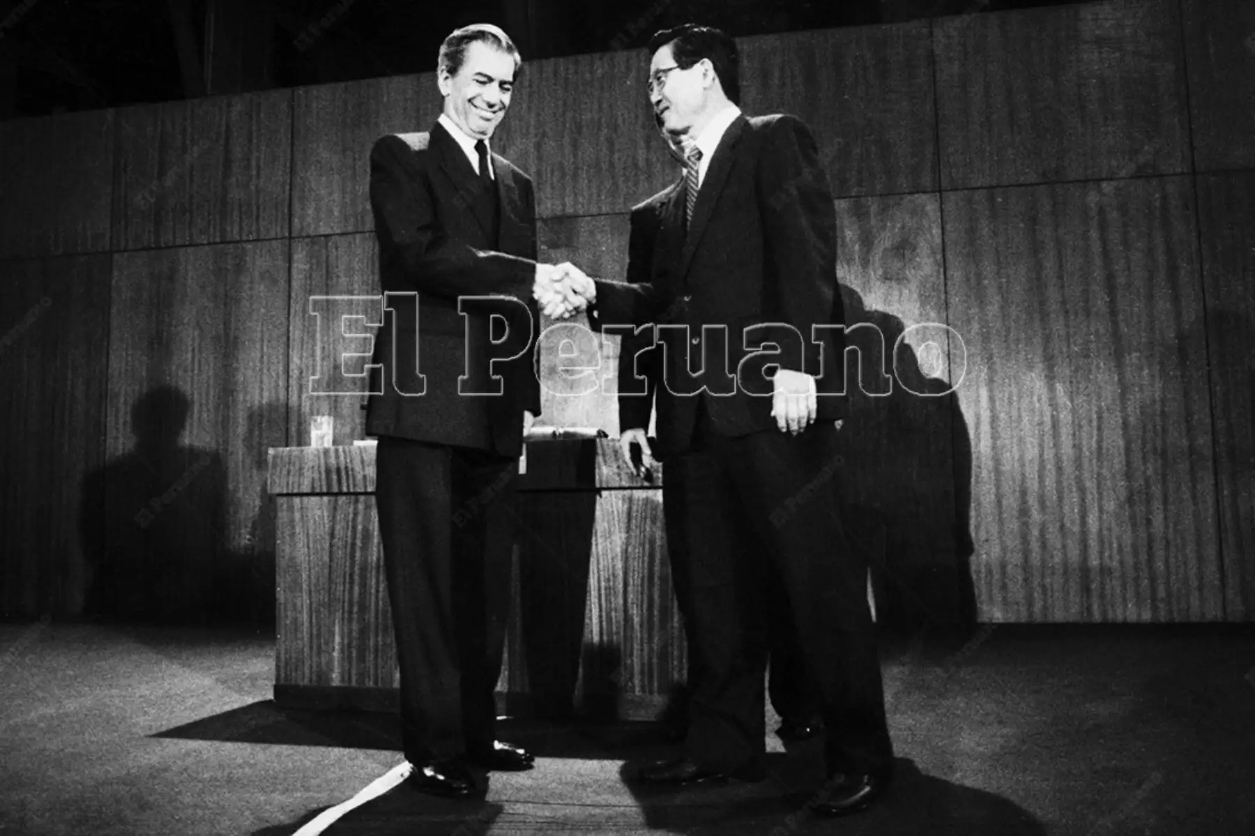 Lima - 3 junio 1990 / Debate entre Alberto Fujimori, candidato de presidencial por Cambio 90, y Mario Vargas Llosa del Frente Democrático (FREDEMO). Foto: Archivo Histórico de El Peruano / Leoncio Mariscal