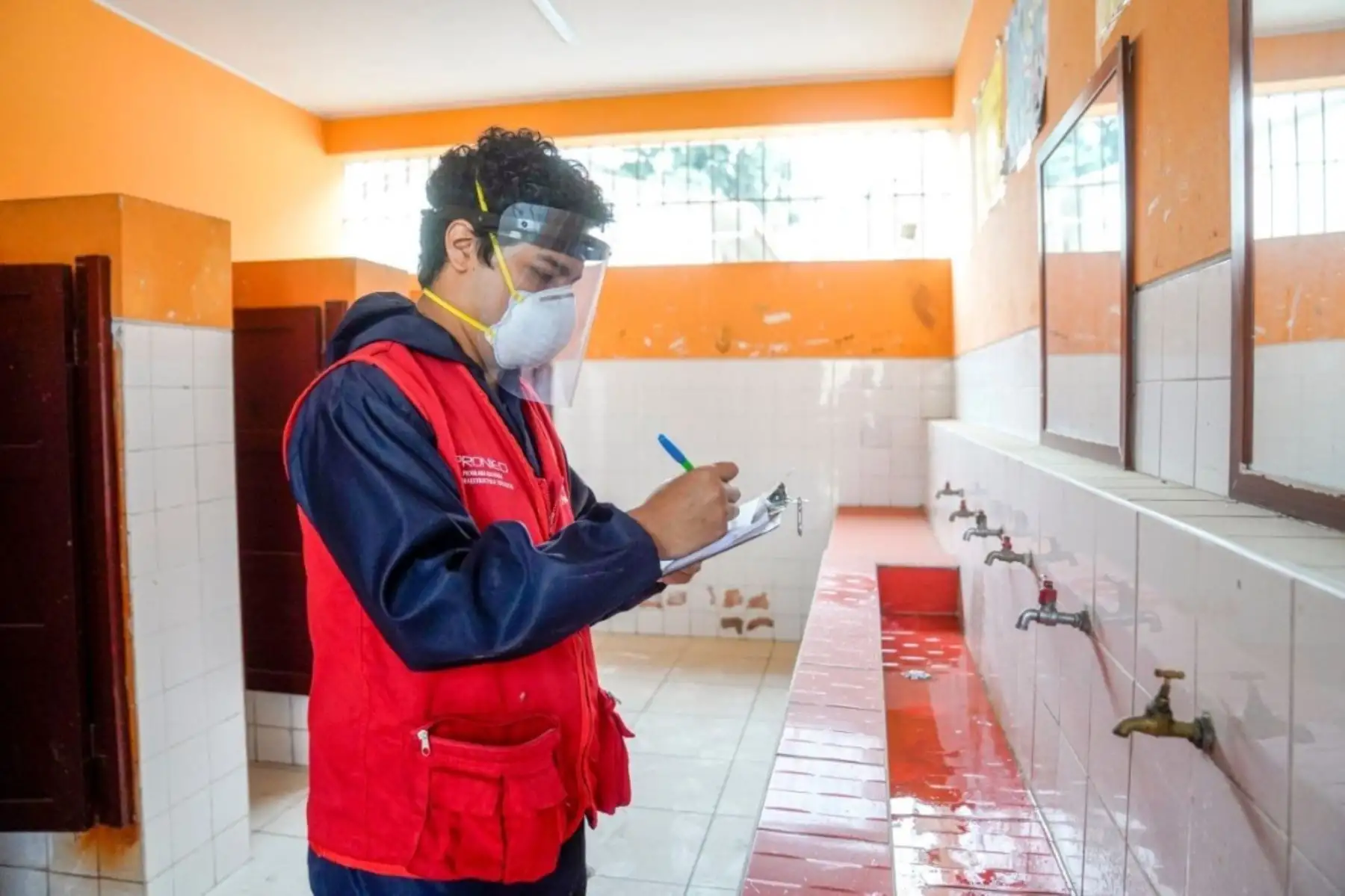 Pronied acondicionará servicios higiénicos en 320 colegios del Perú. Foto: ANDINA/Difusión.