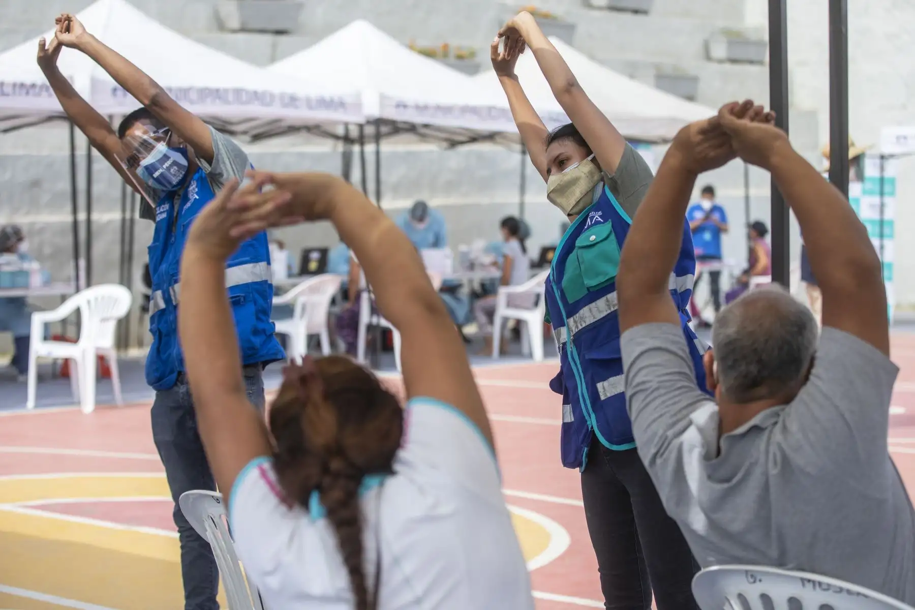 La Municipalidad de Lima, a través de Sisol Salud, llegó esta mañana a la losa deportiva en la Zona "J" de Huaycán, en Ate, para realizar pruebas de descarte covid-19. Foto: ANDINA/MML