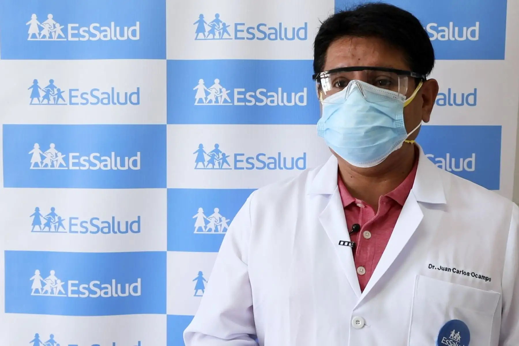 Cerca del 50% personas a cargo de familiares enfermos padecen el trastorno conocido como “Síndrome del Cuidador”. Especialistas del Hospital Almenara explican que este trastorno se manifiesta con angustia, tensión, tristeza, irritabilidad y sentimiento de culpa. Foto: EsSalud