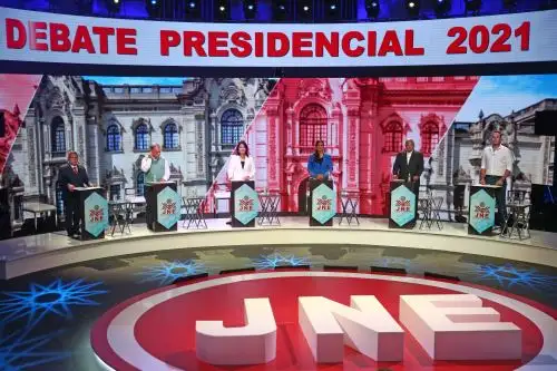 Con la participación de seis candidatos presidenciales se lleva a cabo la primera fecha del debate organizado por el Jurado Nacional de Elecciones (JNE), previo a las elecciones generales del 11 de abril. Foto: ANDINA/ Vidal Tarqui