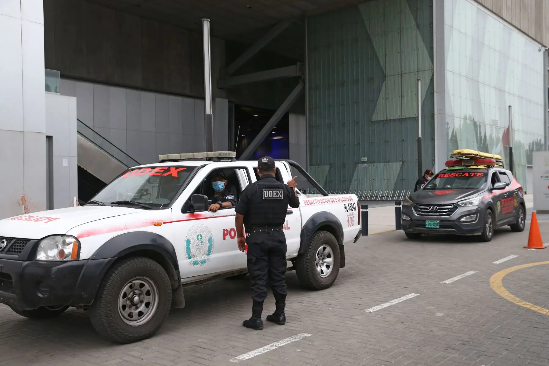 Exteriores del Centro de Convenciones de Lima, donde se realizará el debate de los candidatos presidenciales, organizado por el Jurado Nacional de Elecciones. 
Foto: ANDINA/Vidal Tarqui
