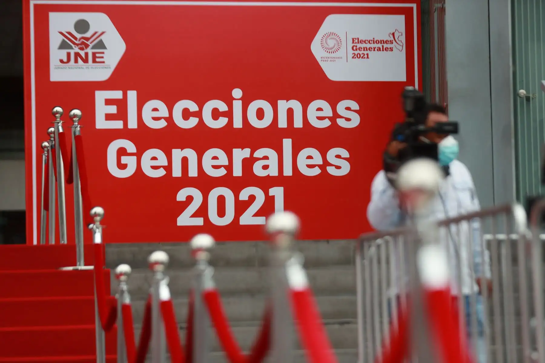 Exteriores del Centro de Convenciones de Lima, donde se realizará el debate de los candidatos presidenciales, organizado por el Jurado Nacional de Elecciones. 
Foto: ANDINA/Carla Patiño Ramírez
