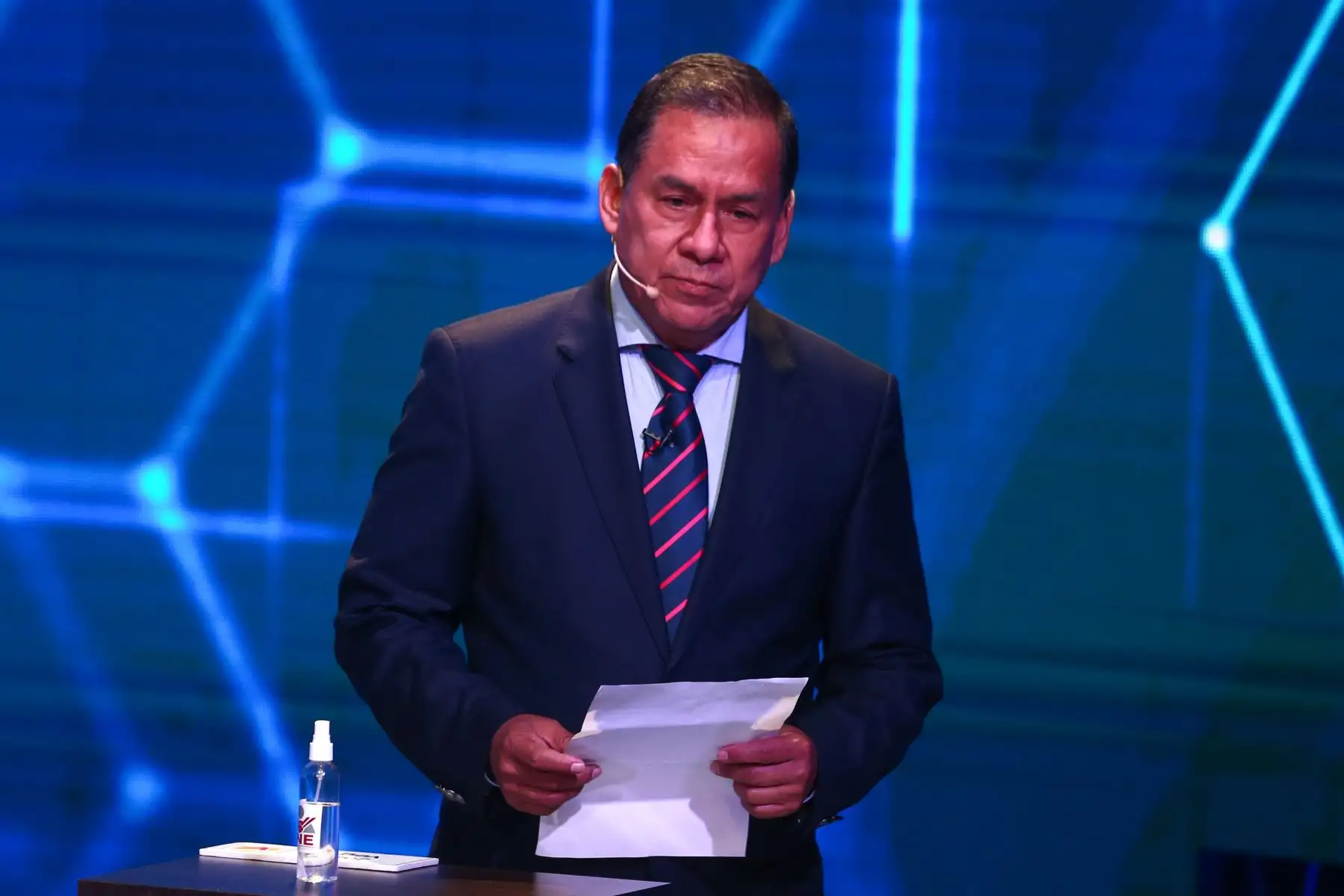José Vega, de Unión por el Perú,  participa en la segunda fecha del debate de candidatos presidenciales organizado por el Jurado Nacional de Elecciones (JNE), previo a los comicios generales del 11 de abril. Foto: ANDINA/Vidal Tarqui