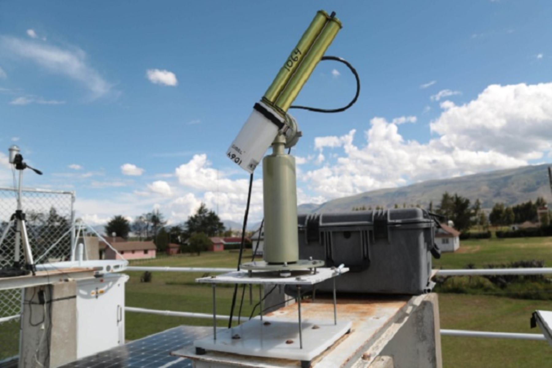 El observatorio cuenta hoy con instrumentos modernos de monitoreo y recolección de datos para el estudio e investigación en física atmosférica y así comprender la variabilidad de climas en el valle del Mantaro.