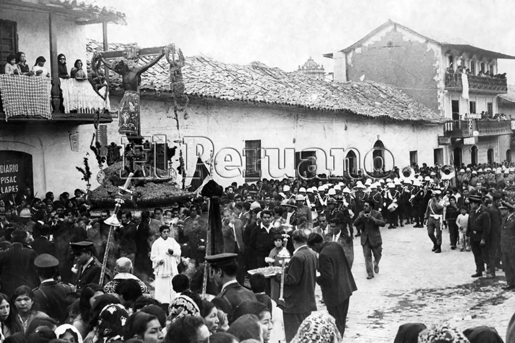 Cusco 15/04/1984. Tradicional procesión del Señor de Los Temblores en Viernes Santo. Foto: Archivo Histórico EL PERUANO