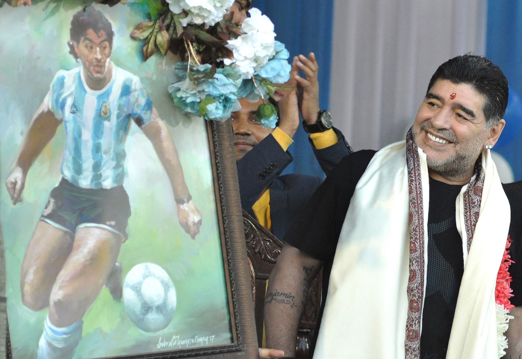 Fuentes judiciales informaron este jueves a la prensa local que jueza solicitó información sobre la existencia de cuentas de Maradona en entidades bancarias y financieras del exterior. Foto: AFP.