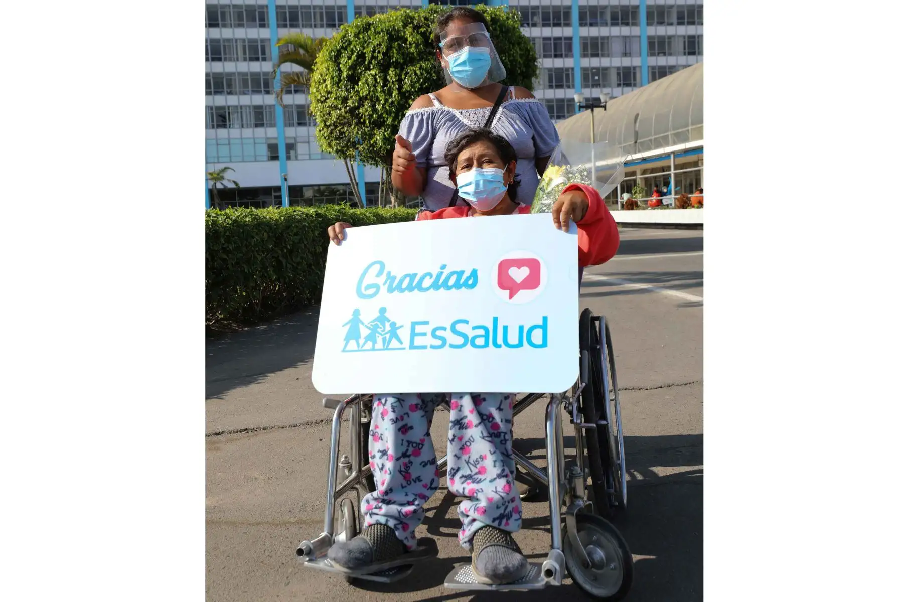 Pacientes de EsSalud que superaron el covid-19 son dados de alta en Semana Santa. El hospital Rebagliati dio de alta a más de 2 mil pacientes covid-19.
Foto: EsSalud