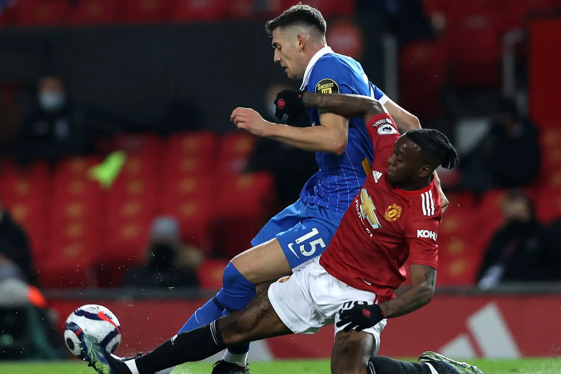 El centrocampista polaco de Brighton, Jakub Moder, compite con el defensor inglés del Manchester United Aaron Wan-Bissaka durante el partido de fútbol de la Premier League inglesa entre Manchester United y Brighton.
Foto: AFP