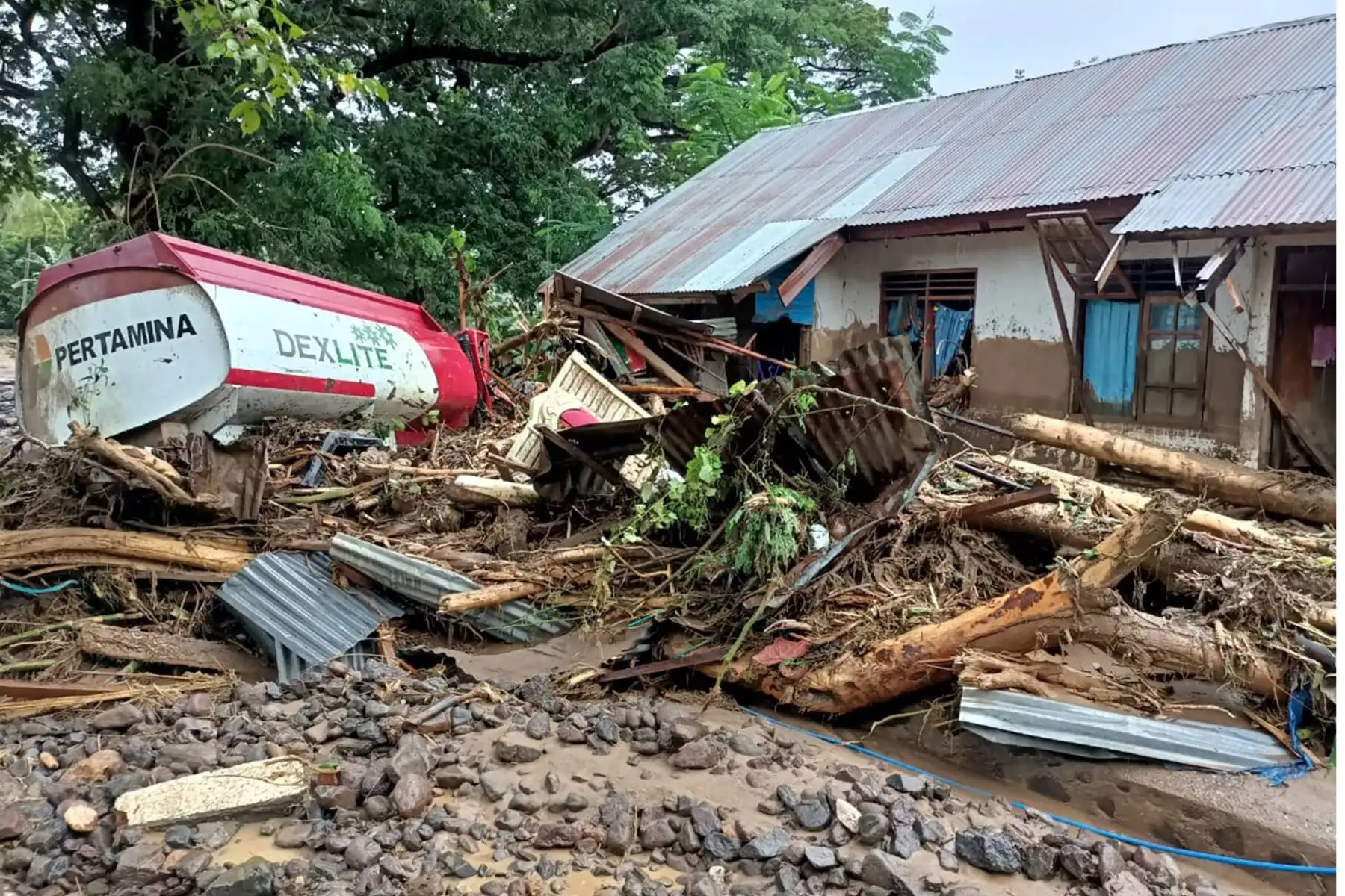 Inundaciones y deslizamientos de tierra azotaron Indonesia y Timor Oriental. Foto: AFP