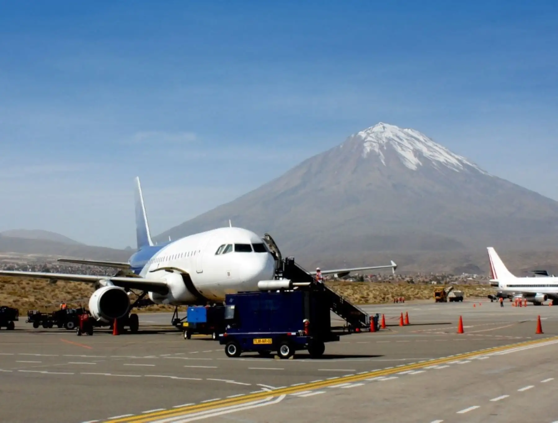 Recién al mediodía el aeropuerto de Arequipa reanudará sus vuelos a la ciudad de Lima debido a los problemas generados anoche por la suspensión del servicio en el aeropuerto Jorge Chávez. ANDINA/Difusión