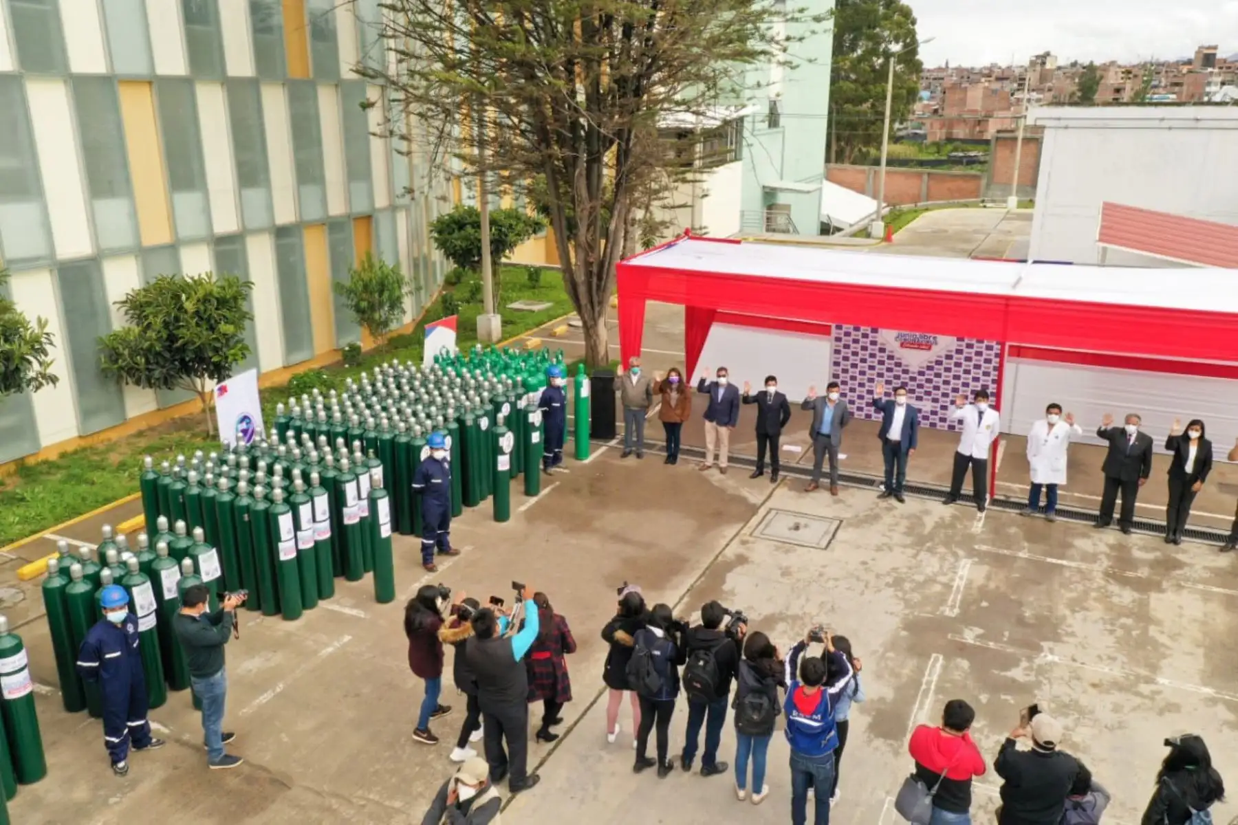 El Hospital Regional Docente Clínico-Quirúrgico Daniel Alcides Carrión de Huancayo se sumó a los otros dos puntos que distribuyen gratuitamente oxígeno medicinal. Foto: ANDINA/Difusión