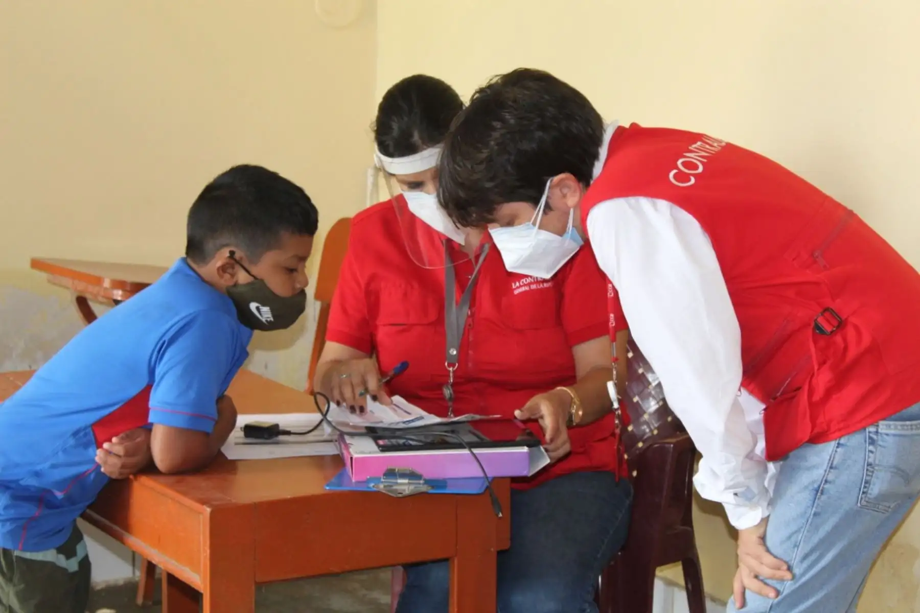 Lambayeque: Contraloría verifica entrega de tablets a escolares y profesores
