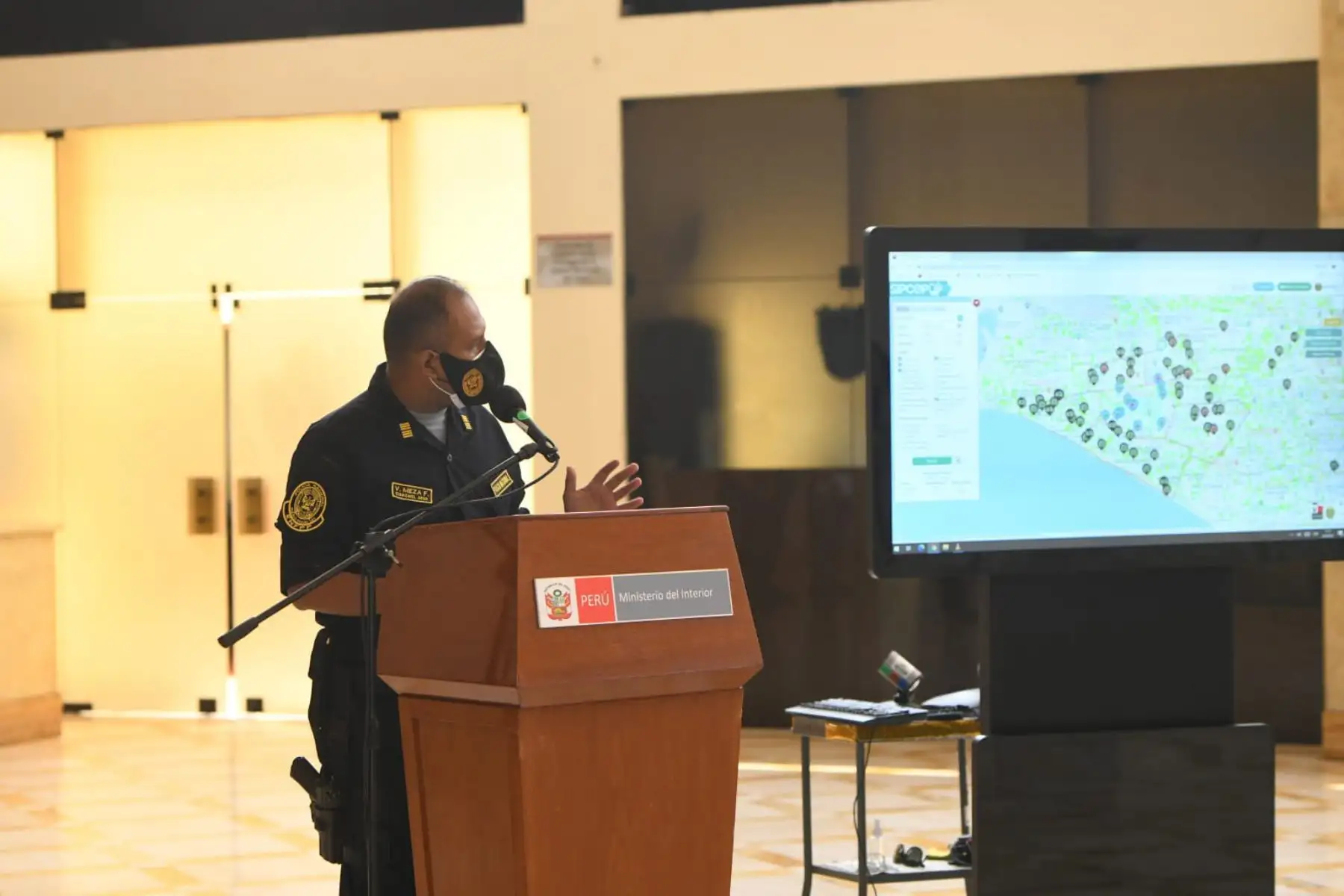 Ministro del Interior, José Elice y  autoridades de la Policía Nacional del Perú participan en ceremonia de presentación del  Sistema Informático de Planificación y Control de Patrullaje Policial (Sipcop) con nuevas funciones en favor de la seguridad.
Foto: Mininter