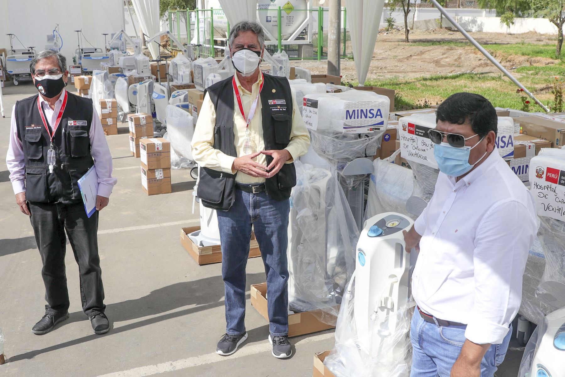 El presidente Francisco Sagasti viajó a Ica para entregar 20 kits de camas UCI para atención de pacientes covid-19. Foto: ANDINA/Prensa Presidencia