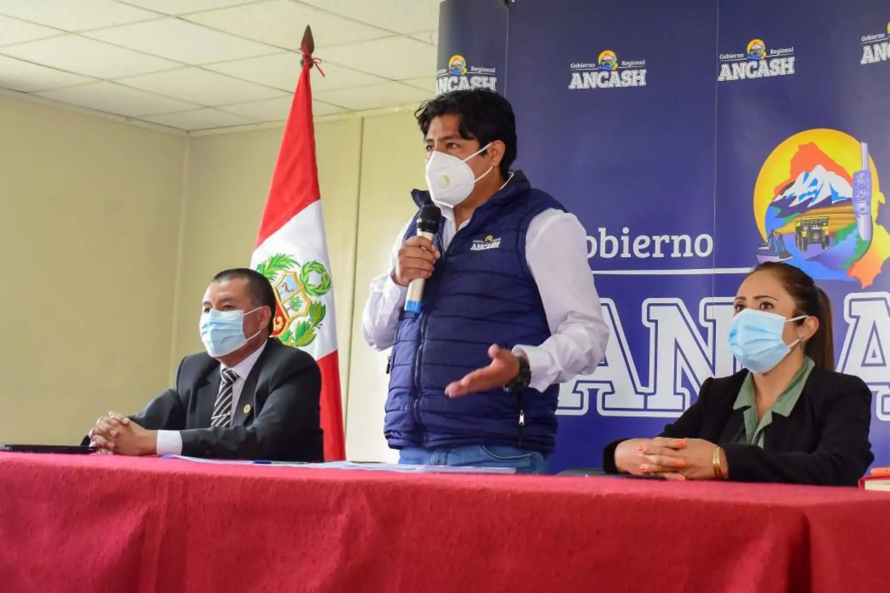 El retorno a la presencialidad en las cases debe ser consultado y aprobado por la comunidad educativa, reafirmó el gobierno regional de Áncash. Foto: ANDINA/Difusión