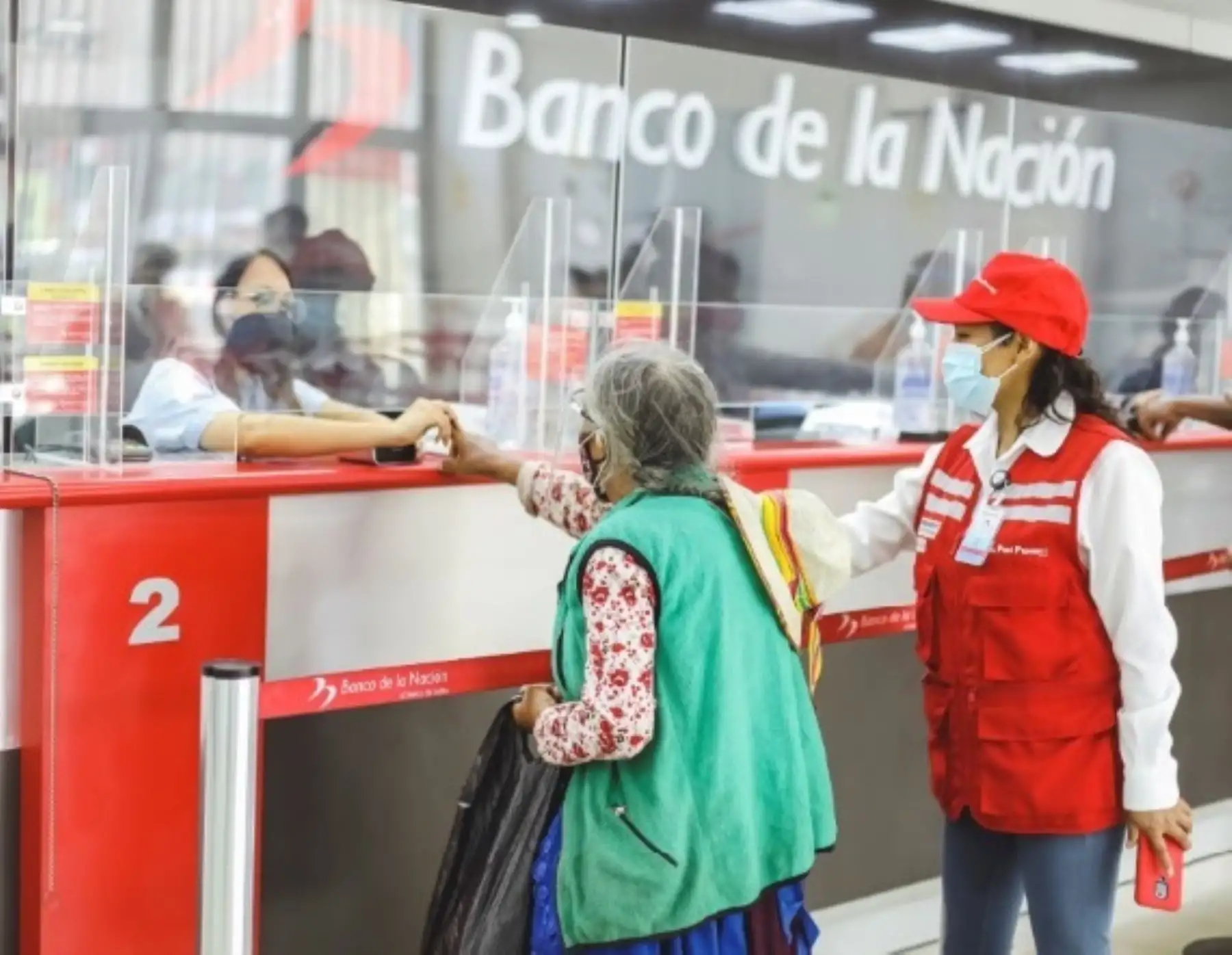 Banco de la Nación ofrece horario especial de atención desde las 6:00 horas en las 10 regiones declaradas en riesgo extremo. ANDINA/Difusión