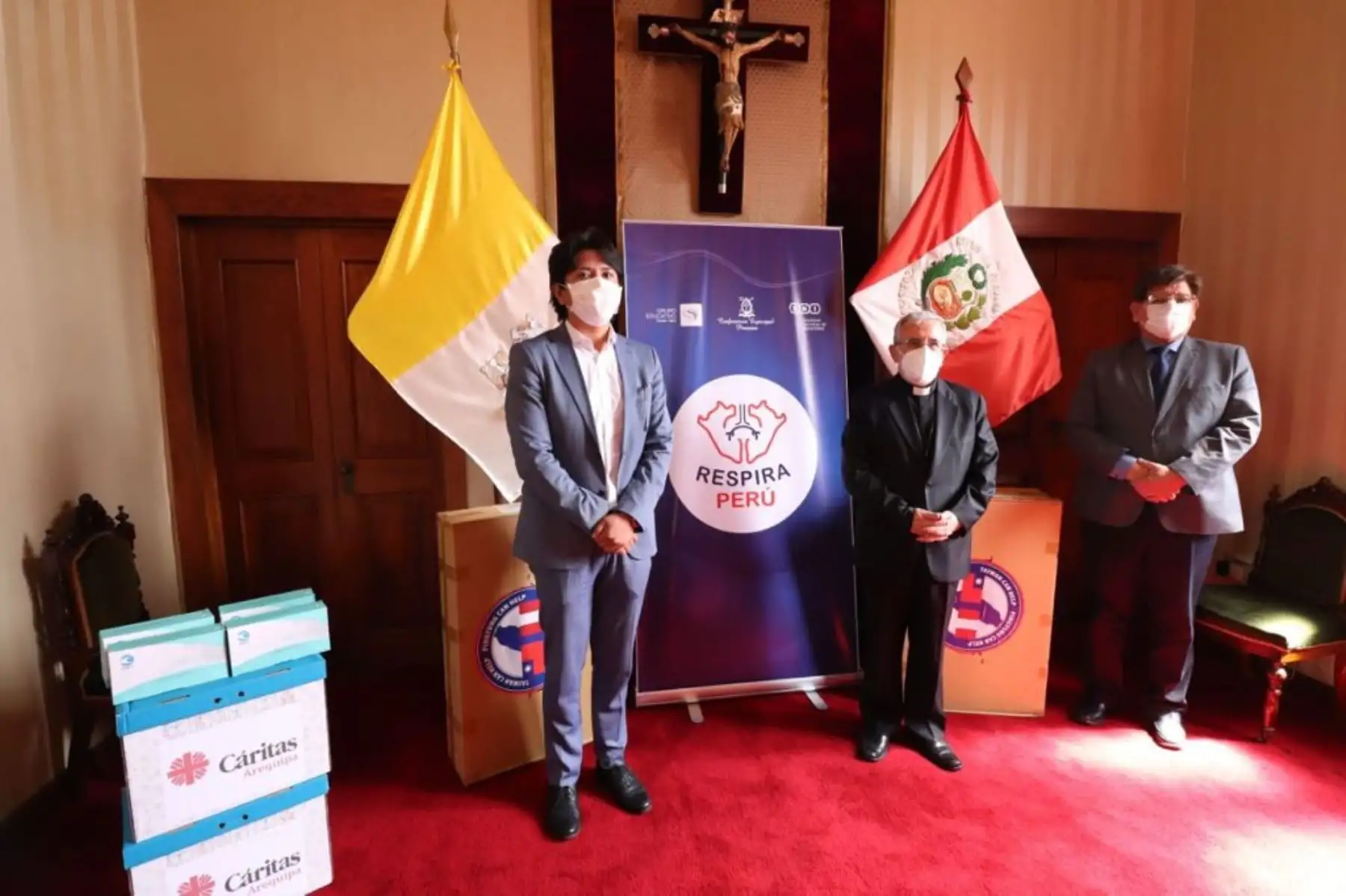 Campaña Respira Perú entregó donación de equipos para luchar contra la covid-19 a hospital Goyeneche de Arequipa