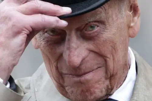 Conocido por su particular humor, y por su inquebrantable lealtad a la monarquía, Felipe vio desfilar durante décadas a generaciones de "royals" dentro y fuera de Europa. Foto: AFP
