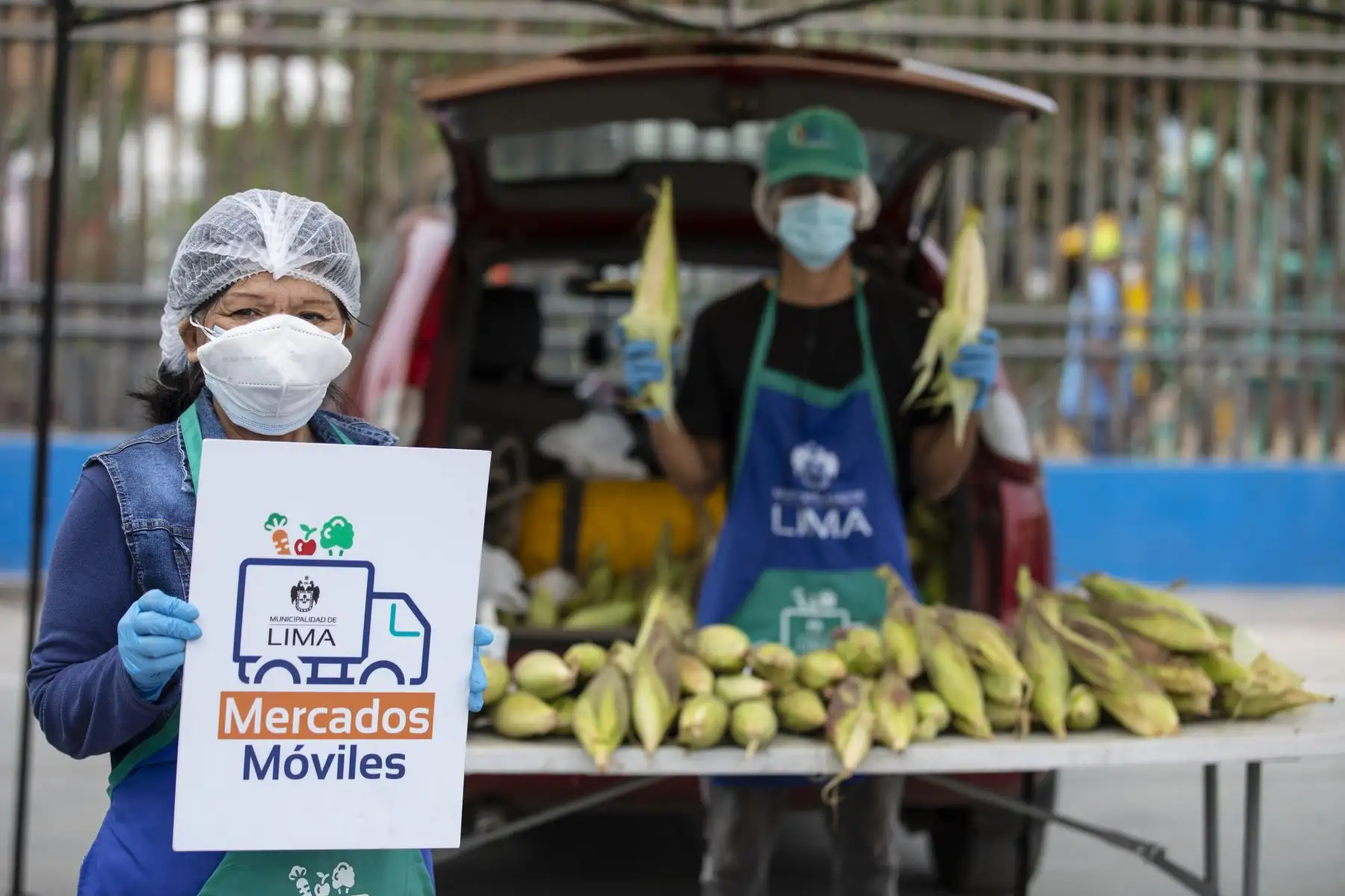Mercado móvil de la Municipalidad de Lima llegó con productos de primera necesidad a precios bajos, a la losa El Planeta en el Cercado de Lima. Foto: MML