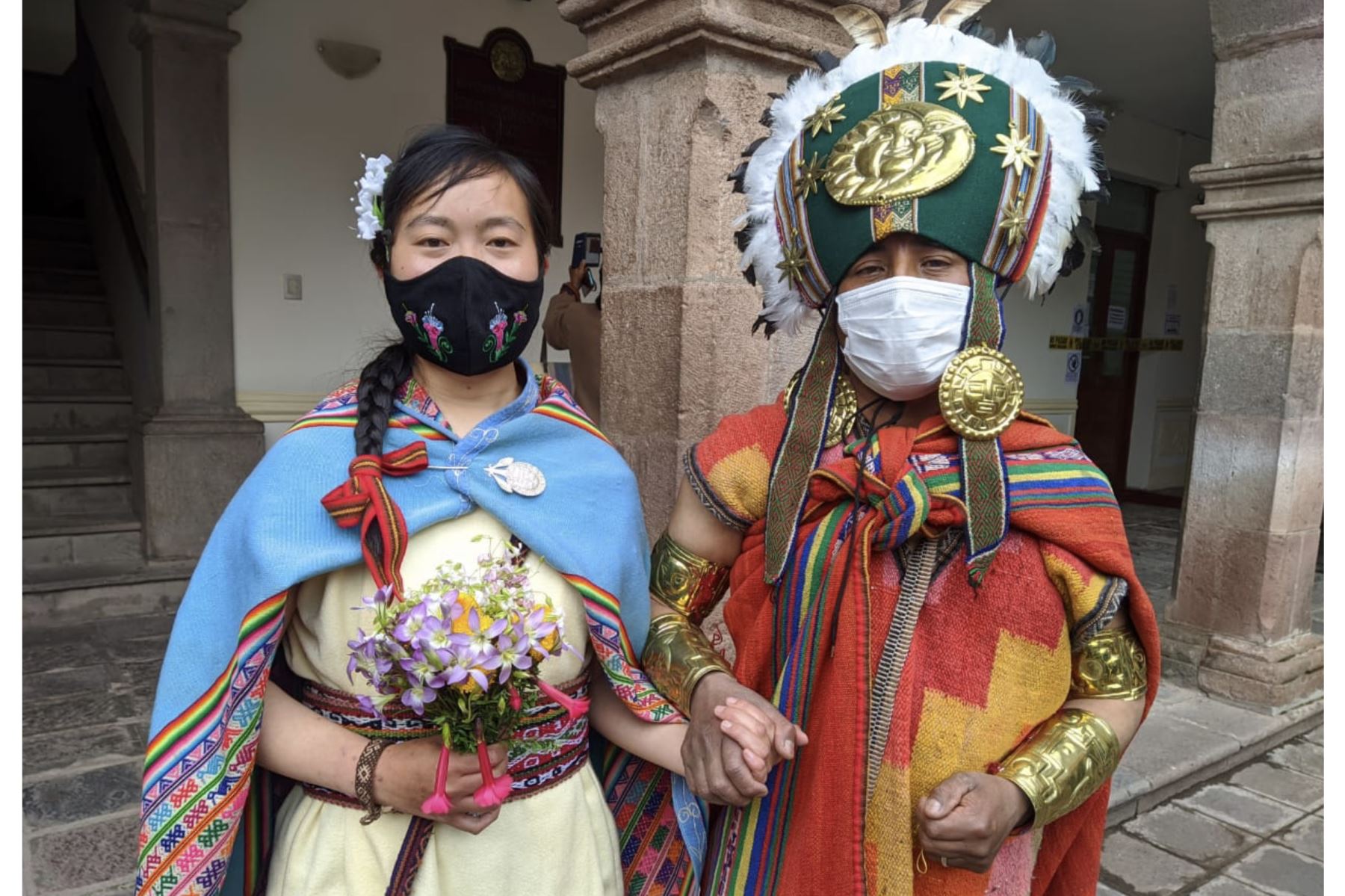 Alberto Vilca y Susuka Ueki se dieron el sí en ceremonia de matrimonio civil celebrada en el palacio municipal del Cusco. Foto: ANDINA/Cortesía Percy Hurtado