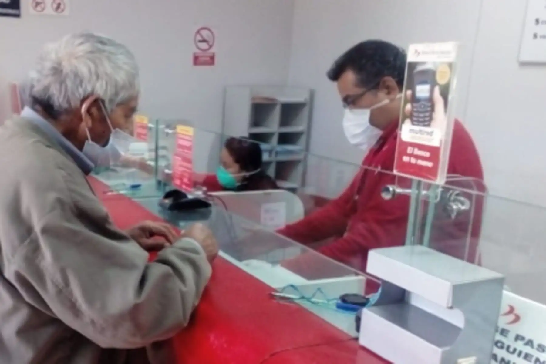 Con el objetivo de reducir los riesgos de contagio por la pandemia del coronavirus covid-19, y para contribuir a mejorar el bienestar de los adultos mayores, el Ministerio de Desarrollo e Inclusión Social (Midis), a través del Programa Nacional de Asistencia Solidaria Pensión 65, efectuará este mes el pago adelantado, correspondiente al bimestre mayo-junio, de la subvención económica de 250 soles a las usuarias y usuarios de este programa social. Foto: Midis/Pensión 65.