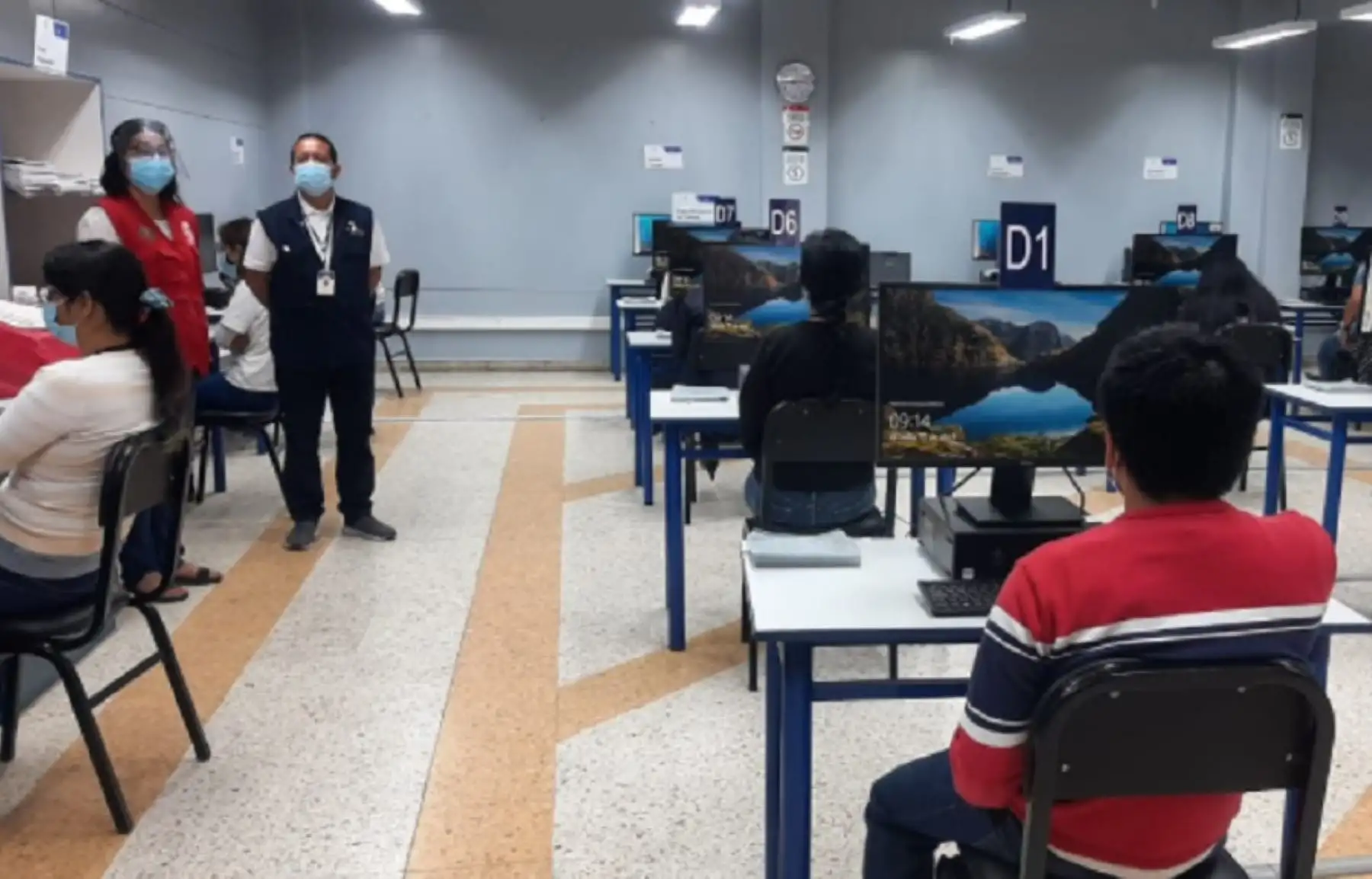 La Oficina Descentralizada de Procesos Electorales de Trujillo puso a prueba la puesta en cero de sus dos salas de cómputo, instaladas con el objetivo de procesar las actas de 2,188 mesas de sufragio durante los comicios de mañana.