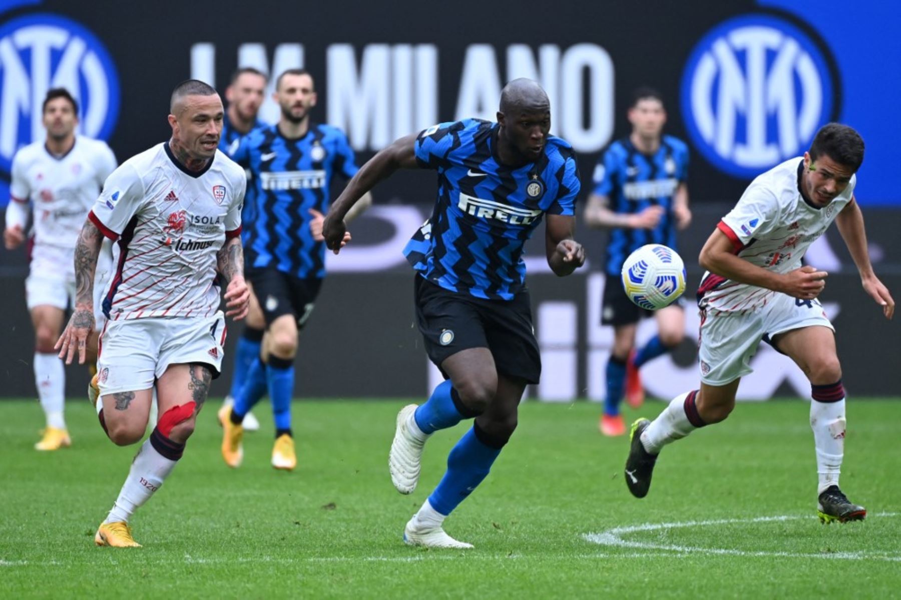 Inter derrotó al Cagliari y va rumbo al título en Italia