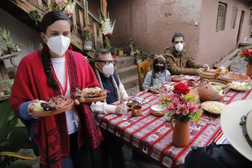 Desde Cusco, la candidata presidencial Verónika Mendoza hizo un llamado a votar a los peruanos y cumplir con protocolo de bioseguridad.