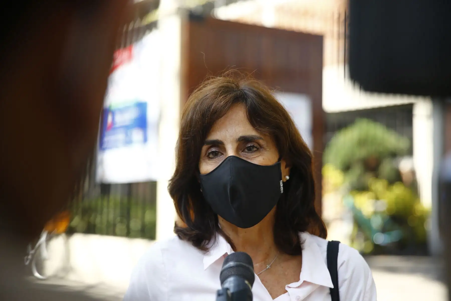LIMA (PERÚ), 11/04/2021.-La candidata a la vicepresidencia por Victoria Nacional, Patricia Arévalo, emite su voto en el colegio María Reyna Marianistas, en el distrito de San Isidro, durante la jornada de las Elecciones Generales 2021.
Foto: ANDINA/Andrés Valle