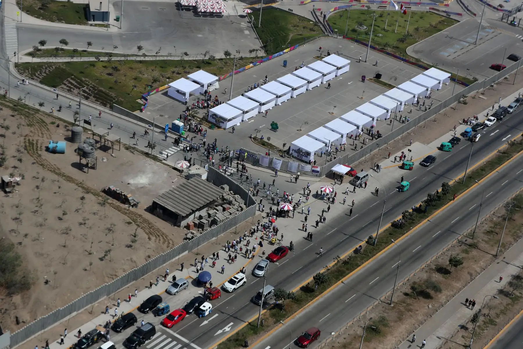 La ministra de Defensa, Nuria Esparch, sobrevoló la ciudad de Lima para supervisar el normal desarrollo de las Elecciones Generales 2021.
Foto: Mindef