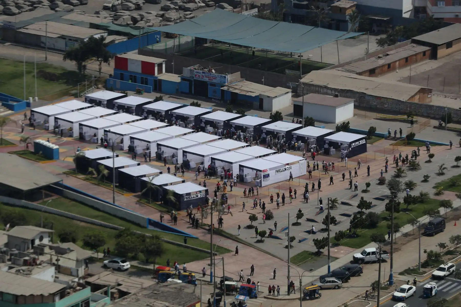 La ministra de Defensa, Nuria Esparch, sobrevoló la ciudad de Lima para supervisar el normal desarrollo de las Elecciones Generales 2021.
Foto: Mindef