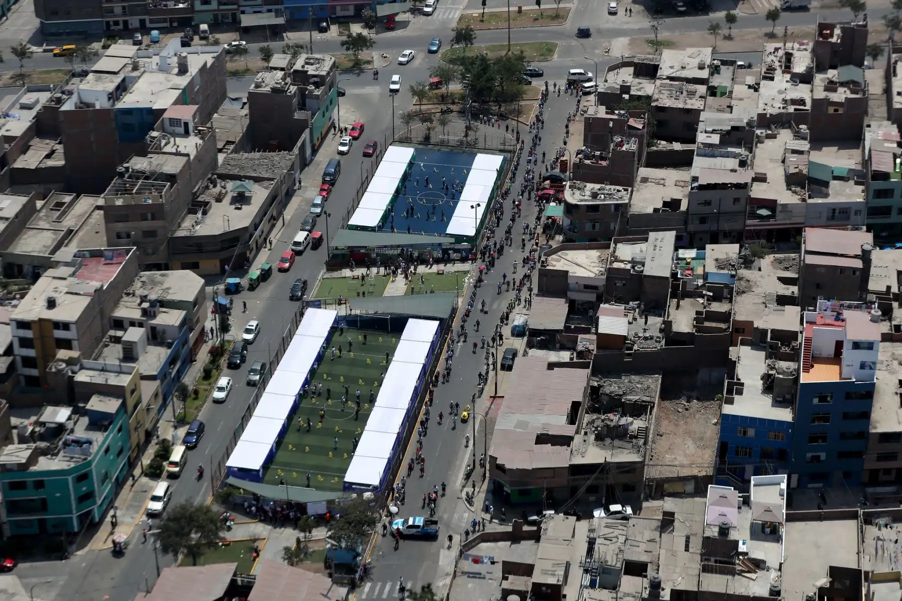 La ministra de Defensa, Nuria Esparch, sobrevoló la ciudad de Lima para supervisar el normal desarrollo de las Elecciones Generales 2021.
Foto: Mindef