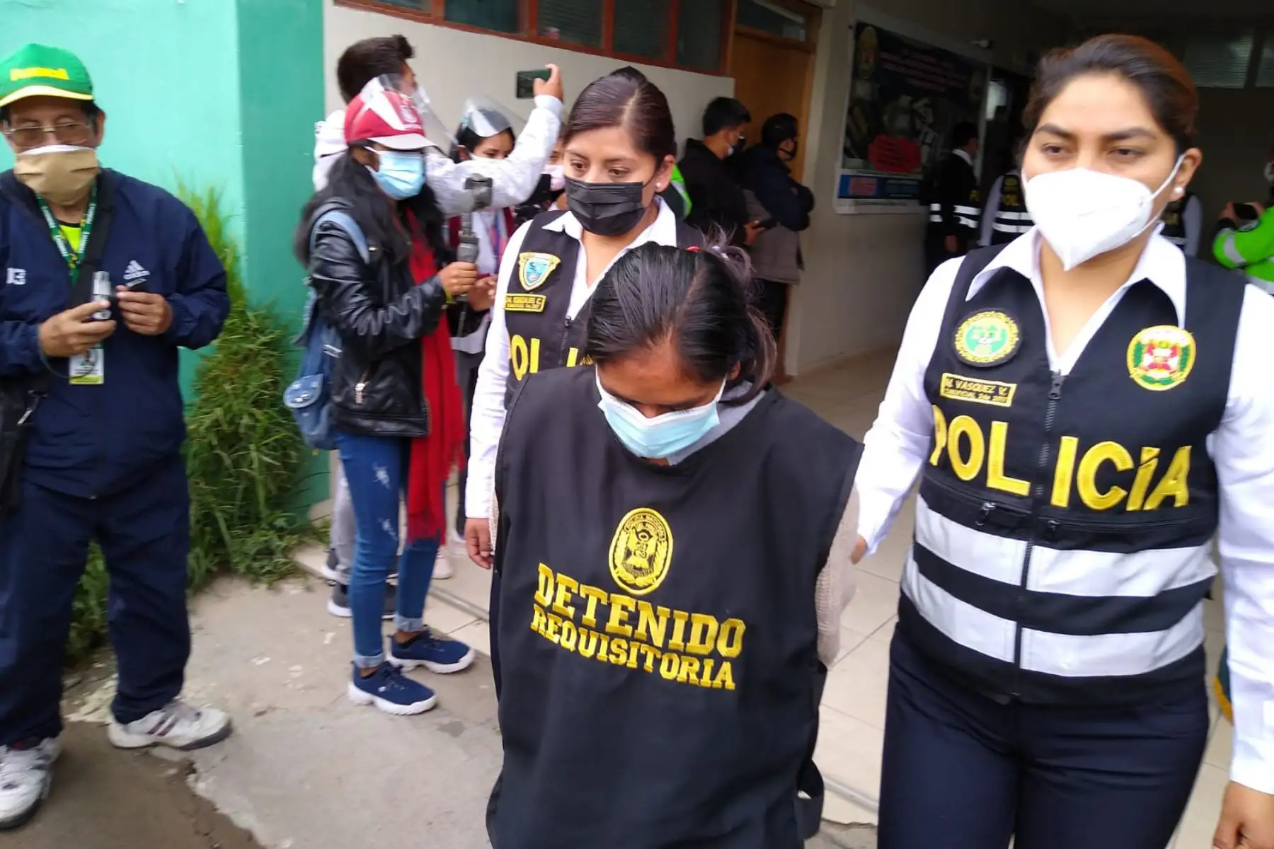 Dos presuntas integrantes de la organización criminal Los arce de la cocaína del Vraem fueron detenidas con 28 kilos de droga. Foto: ANDINA/Cortesía Pedro Tinoco