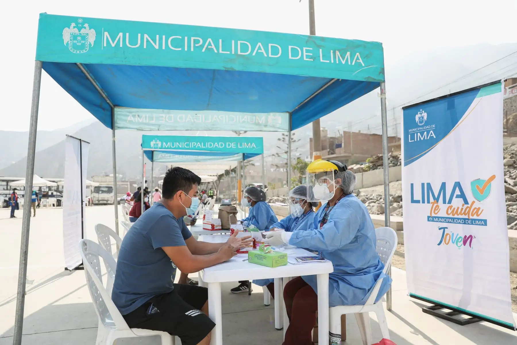 Municipalidad de Lima, a través de Sisol Salud promueve  campañas gratuitas de descarte de covid-19, que busca la detección y atención temprana de esta enfermedad, en los distritos de Ate, Lurigancho y Chorrillos.
Foto: Municipalidad de Lima