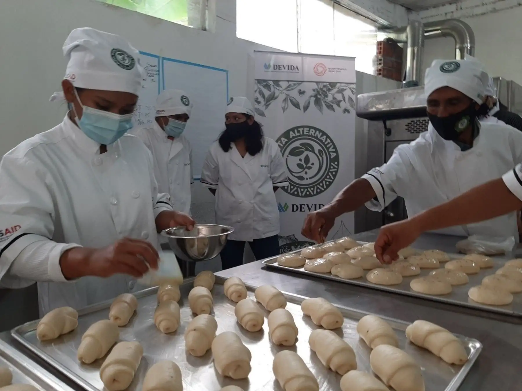 Agricultores de la provincia de Sandia, en Puno, innovan con deliciosos panes de café, naranja, piña y plátano para generarse nuevos ingresos. ANDINA/Difusión
