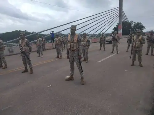 Miembros del Ejército del Perú refuerzan la vigilancia en Madre de Dios, en la frontera con Brasil, para evitar el ingreso ilegal de personas. Cortesía