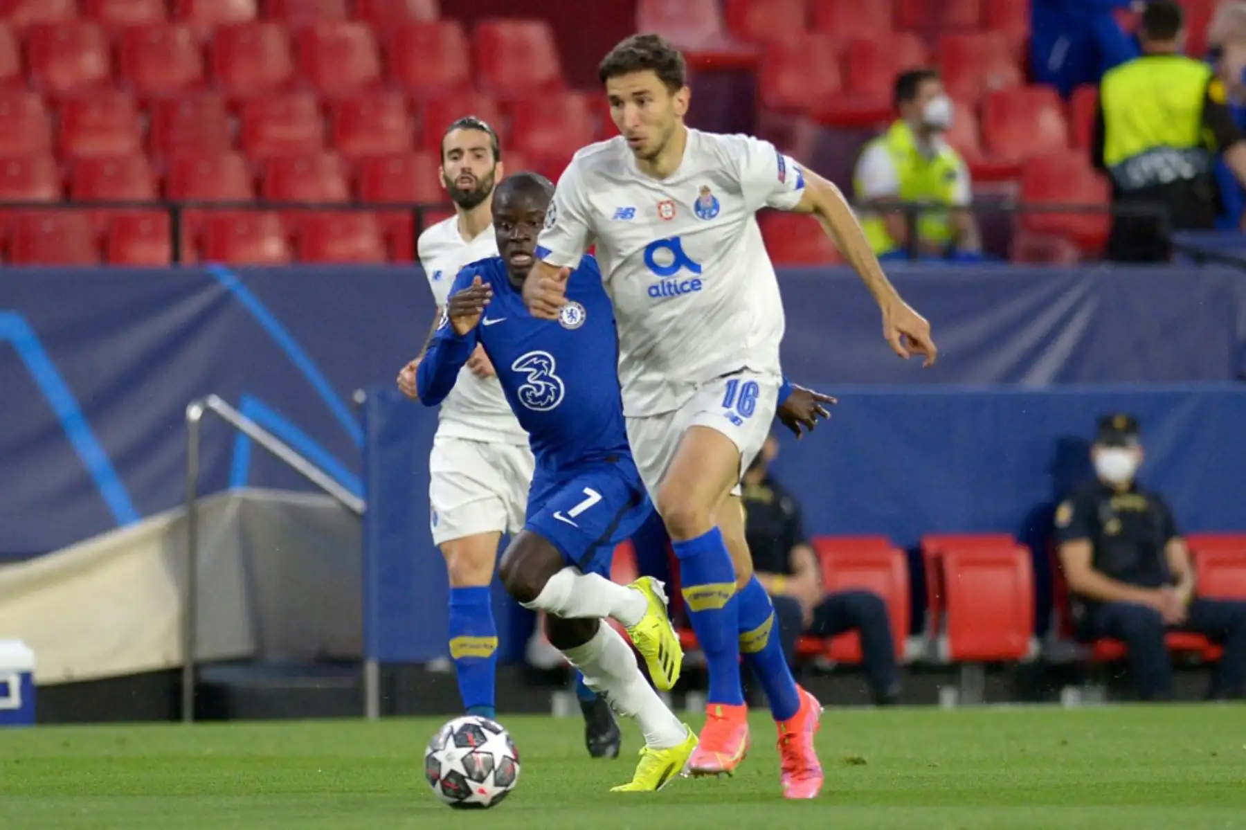 El centrocampista francés del Chelsea, N