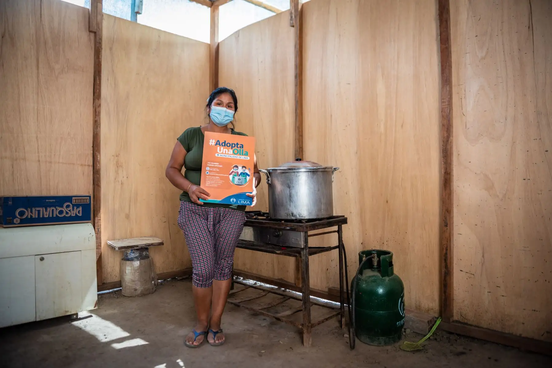 Municipalidad de Lima promueve el programa  "Manos a la Olla",  iniciativa que lleva ayuda a las familias más vulnerables de Lurín teniendo en cuenta todas las medidas de bioseguridad.
Foto: Municipalidad de Lima