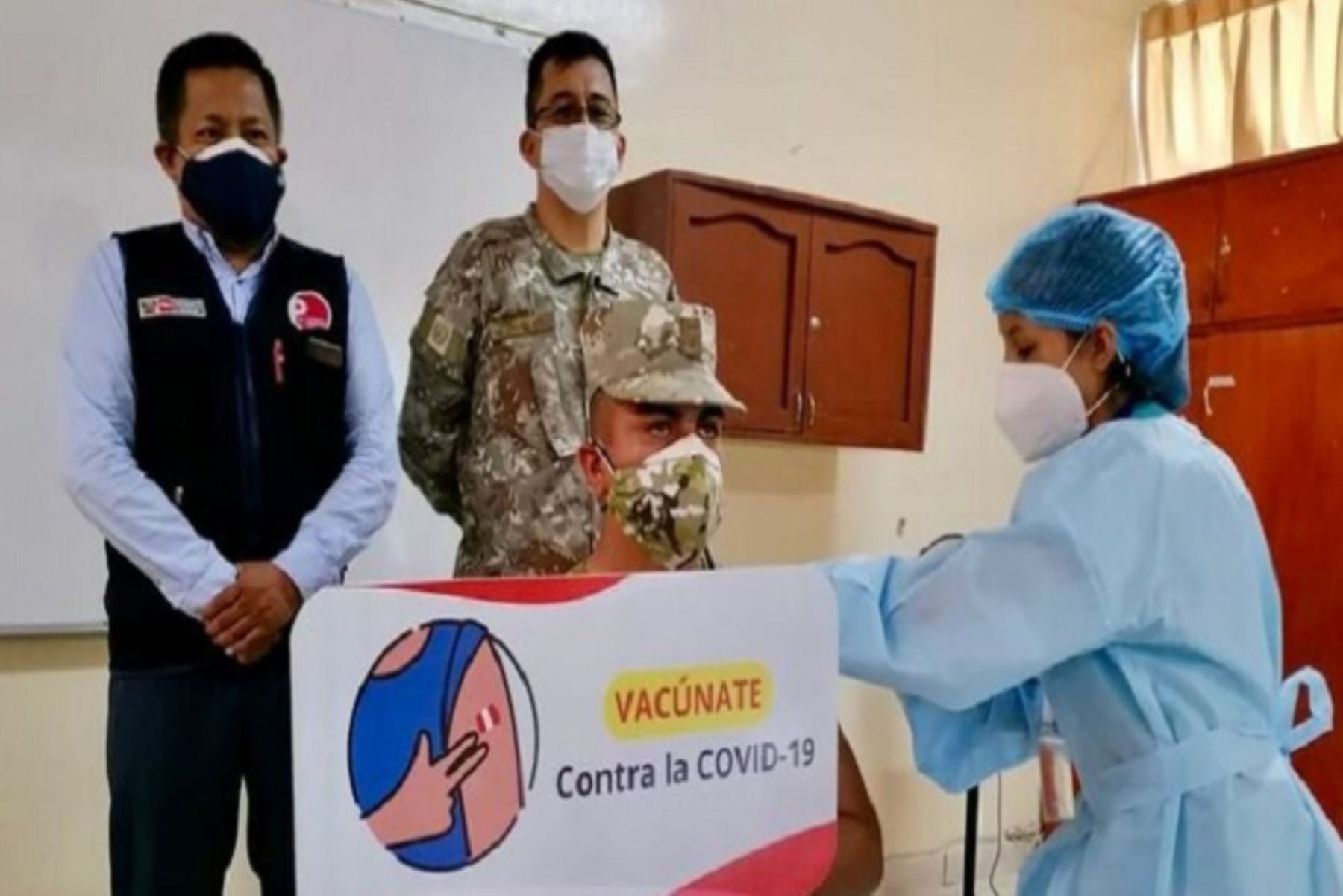 Proceso de vacunación al personal militar destacado en Piura culminó sin haberse producido ningún efecto adverso o complicación, afirmó la Diresa.la nmo .