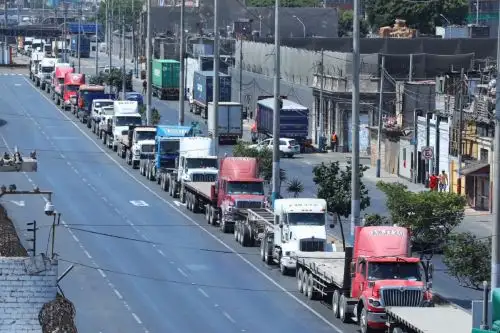 Imágenes con filas de camiones se evitarán con la construcción de un antepuerto. Cortesía MTC