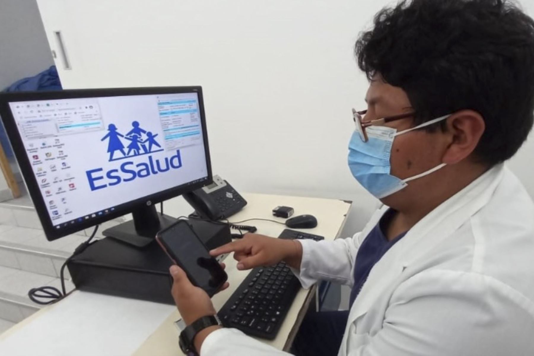 Moquegua: EsSalud atendió en 3 meses más de 56,000 pacientes no covid-19 por teleconsultas