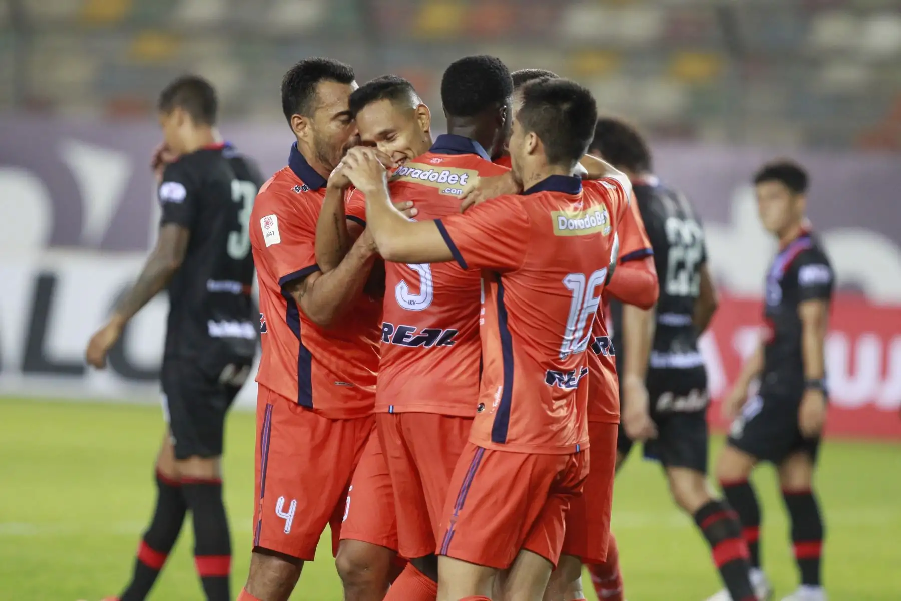 Osnar Noronha de César Vallejo , celebra su gol ante  el club Carlos Manucci  por la cuarta fecha de la Liga 1, en el el estadio Monumental.
Foto: Liga 1